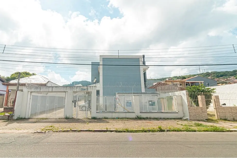 Foto 1 de Casa com 2 quartos à venda, 78m2 em Jardim Carvalho, Porto Alegre - RS