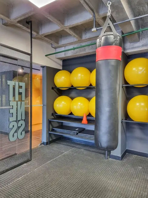 Apartamento com 1 quarto à venda, 46m2 em Independência, Porto Alegre - RS - imagem 5 Foto 5 de Apartamento com 1 quarto à venda, 46m2 em Independência, Porto Alegre - RS