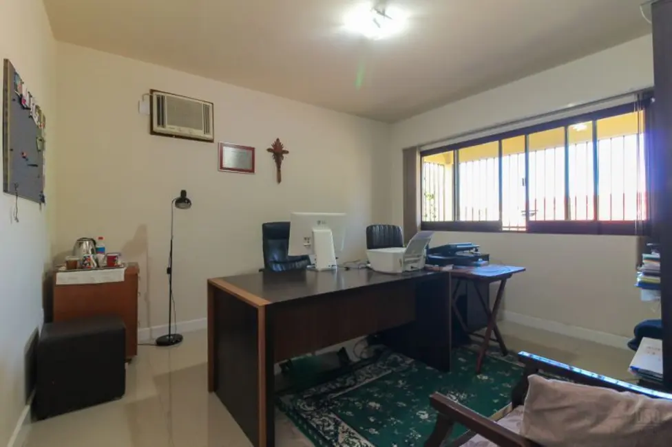 Casa com 7 quartos à venda, 330m2 em Nonoai, Porto Alegre - RS - imagem 4 Foto 4 de Casa com 7 quartos à venda, 330m2 em Nonoai, Porto Alegre - RS