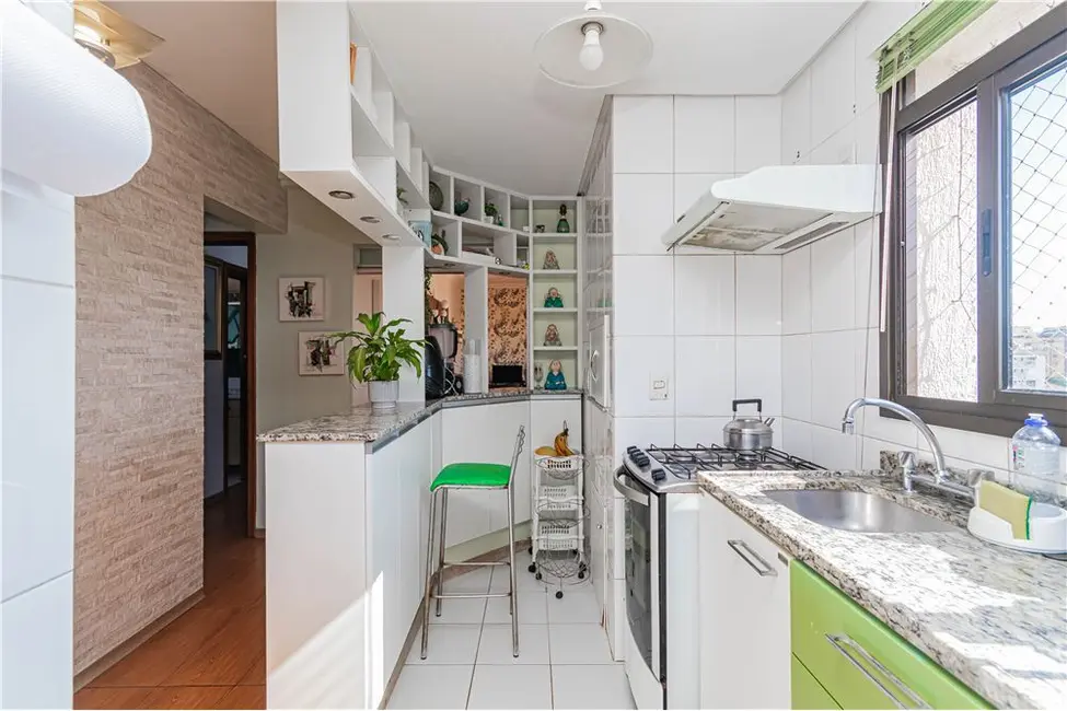 Foto 2 de Apartamento com 2 quartos à venda, 73m2 em Menino Deus, Porto Alegre - RS