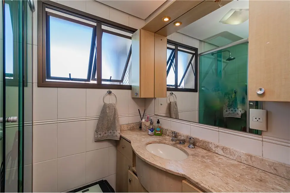 Apartamento com 2 quartos à venda, 73m2 em Menino Deus, Porto Alegre - RS - imagem 8 Foto 8 de Apartamento com 2 quartos à venda, 73m2 em Menino Deus, Porto Alegre - RS