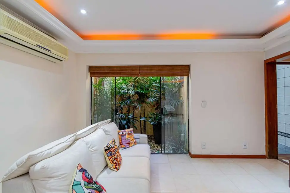 Casa com 6 quartos à venda, 374m2 em Tristeza, Porto Alegre - RS - imagem 7 Foto 7 de Casa com 6 quartos à venda, 374m2 em Tristeza, Porto Alegre - RS