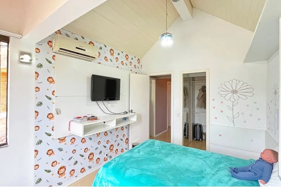 Foto 3 de Casa de Condomínio com 5 quartos à venda, 300m2 em Ipanema, Porto Alegre - RS