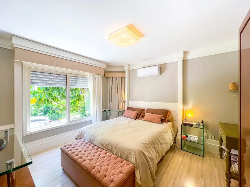 Foto 2 de Apartamento com 3 quartos à venda, 143m2 em Bela Vista, Porto Alegre - RS
