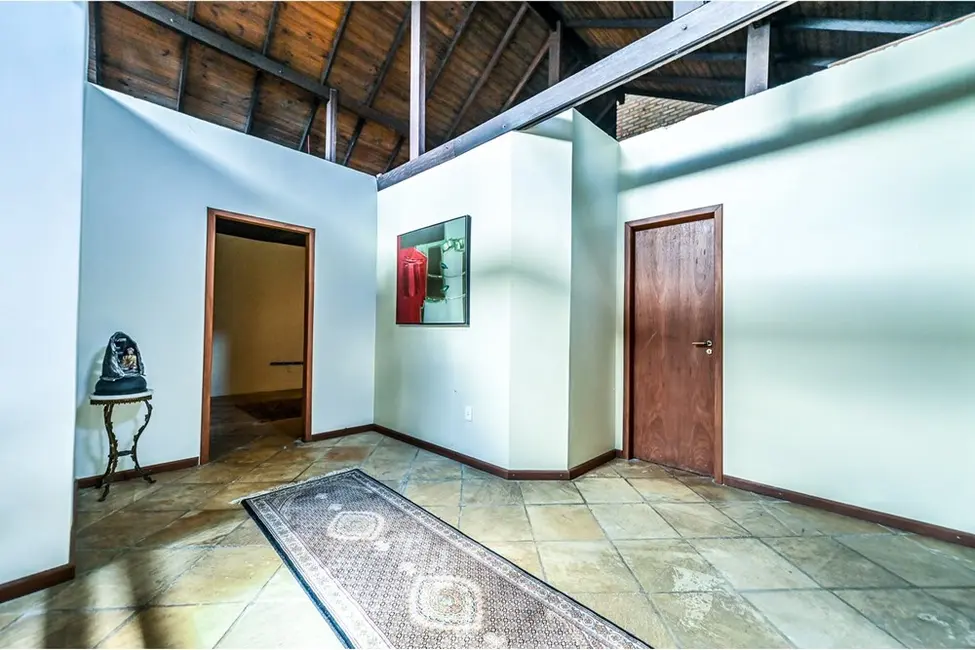 Casa com 4 quartos à venda, 329m2 em Ipanema, Porto Alegre - RS - imagem 6 Foto 6 de Casa com 4 quartos à venda, 329m2 em Ipanema, Porto Alegre - RS