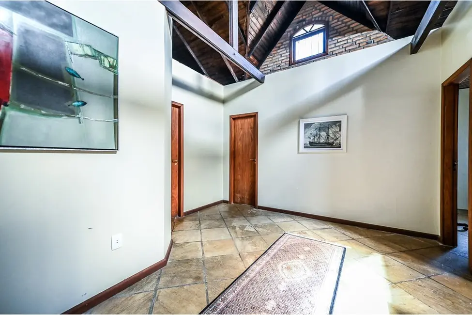 Casa com 4 quartos à venda, 329m2 em Ipanema, Porto Alegre - RS - imagem 8 Foto 8 de Casa com 4 quartos à venda, 329m2 em Ipanema, Porto Alegre - RS