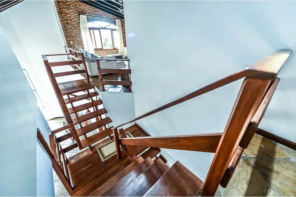 Casa com 4 quartos à venda, 329m2 em Ipanema, Porto Alegre - RS - imagem 9 Foto 9 de Casa com 4 quartos à venda, 329m2 em Ipanema, Porto Alegre - RS