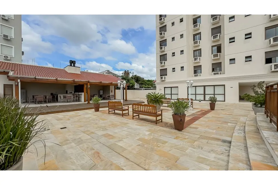 Foto 2 de Apartamento com 3 quartos à venda, 90m2 em Passo da Areia, Porto Alegre - RS