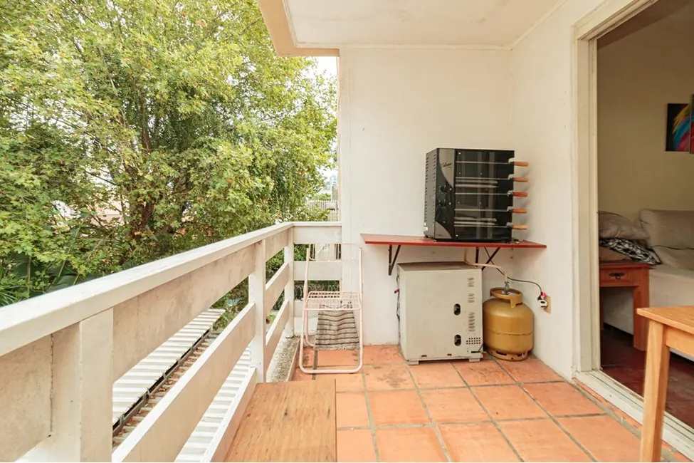 Foto 2 de Apartamento com 2 quartos à venda, 77m2 em Santa Cecília, Porto Alegre - RS