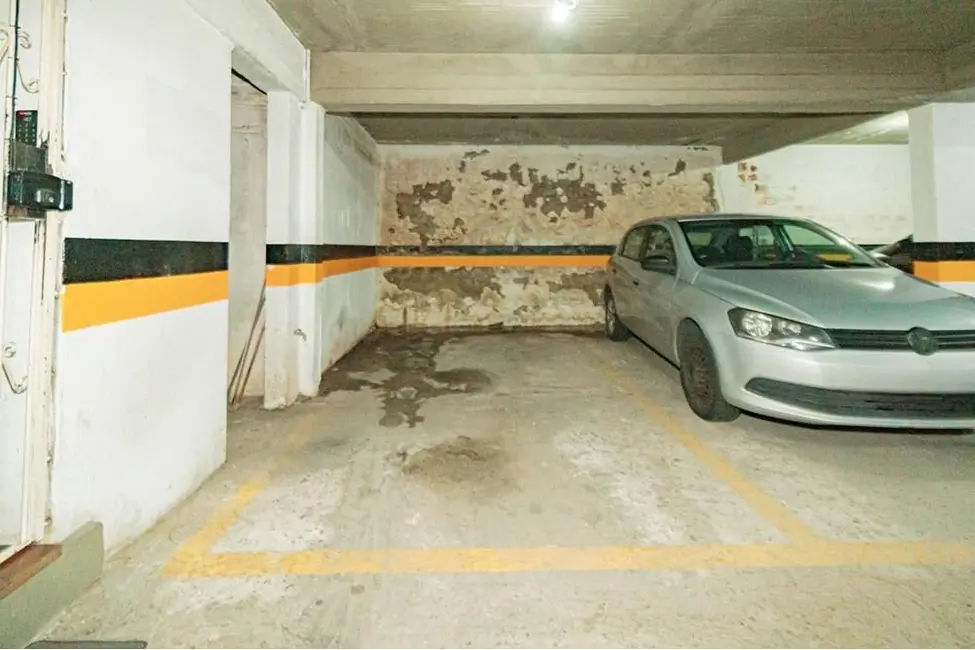 Apartamento com 2 quartos à venda, 77m2 em Santa Cecília, Porto Alegre - RS - imagem 6 Foto 6 de Apartamento com 2 quartos à venda, 77m2 em Santa Cecília, Porto Alegre - RS