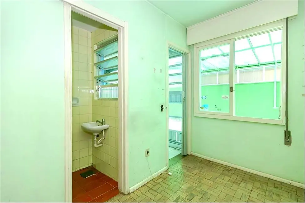 Foto 9 de Apartamento com 4 quartos à venda, 147m2 em Independência, Porto Alegre - RS