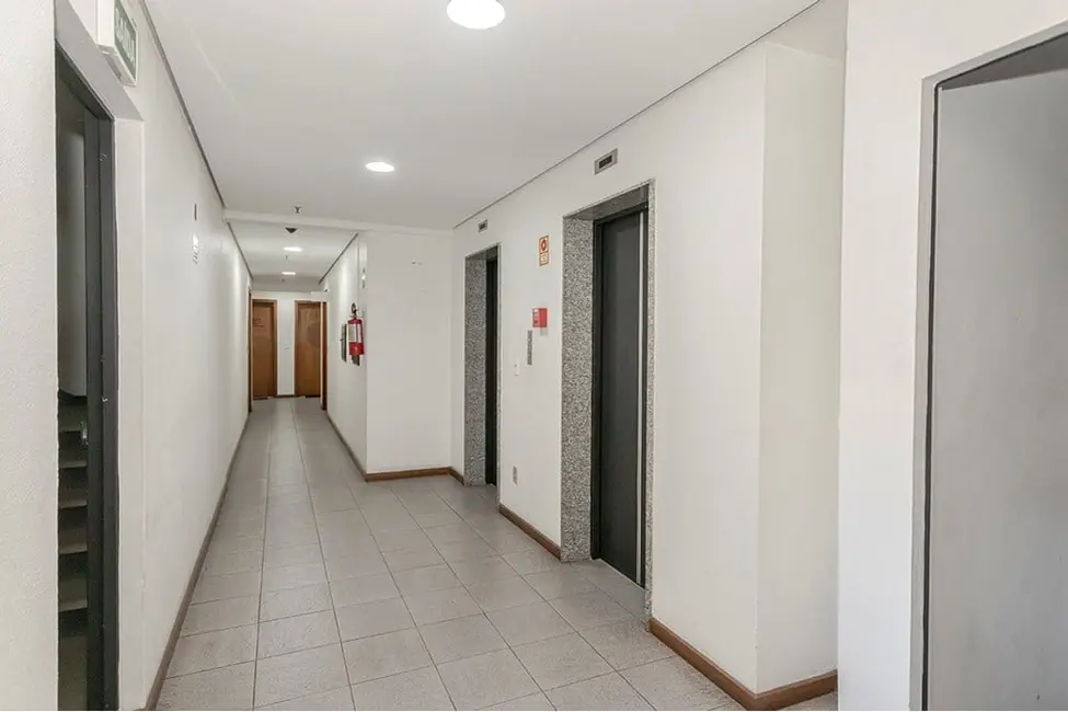 Foto 7 de Sala Comercial à venda, 28m2 em Menino Deus, Porto Alegre - RS