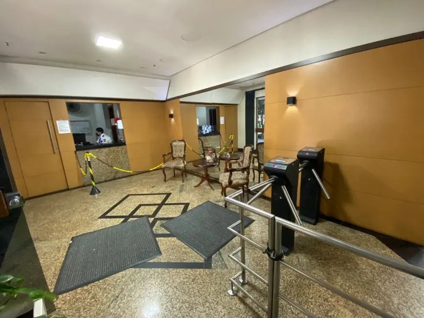 Sala Comercial à venda, 48m2 em Higienópolis, Porto Alegre - RS - imagem 8 Foto 8 de Sala Comercial à venda, 48m2 em Higienópolis, Porto Alegre - RS