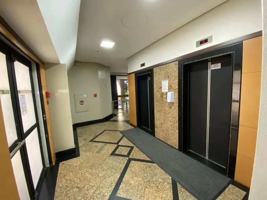 Sala Comercial à venda, 48m2 em Higienópolis, Porto Alegre - RS - imagem 6 Foto 6 de Sala Comercial à venda, 48m2 em Higienópolis, Porto Alegre - RS