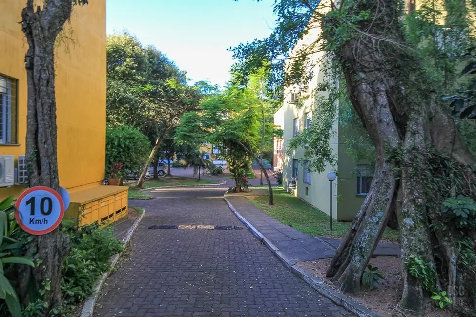 Foto 2 de Apartamento com 3 quartos à venda, 67m2 em Espírito Santo, Porto Alegre - RS