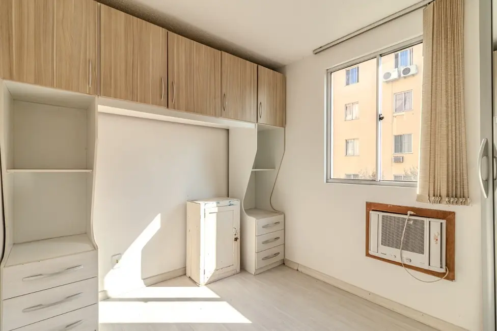 Foto 2 de Apartamento com 2 quartos à venda, 45m2 em Jardim Leopoldina, Porto Alegre - RS