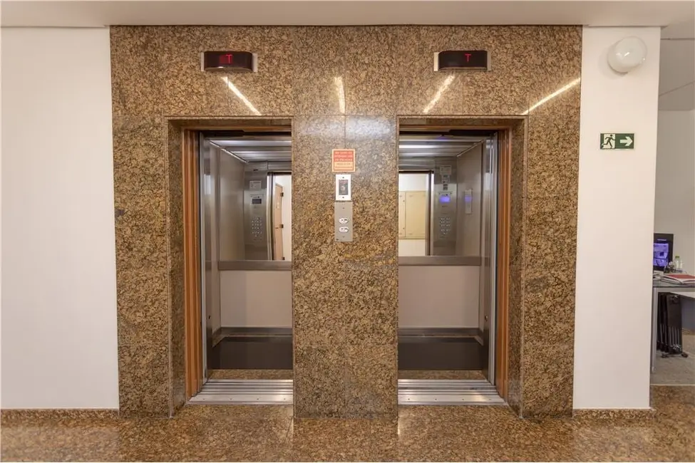 Foto 2 de Sala Comercial à venda, 43m2 em Floresta, Porto Alegre - RS