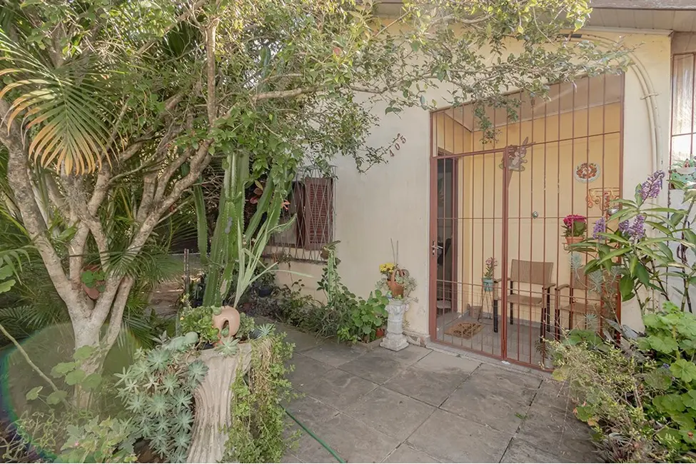Foto 1 de Casa com 4 quartos à venda, 130m2 em Espírito Santo, Porto Alegre - RS
