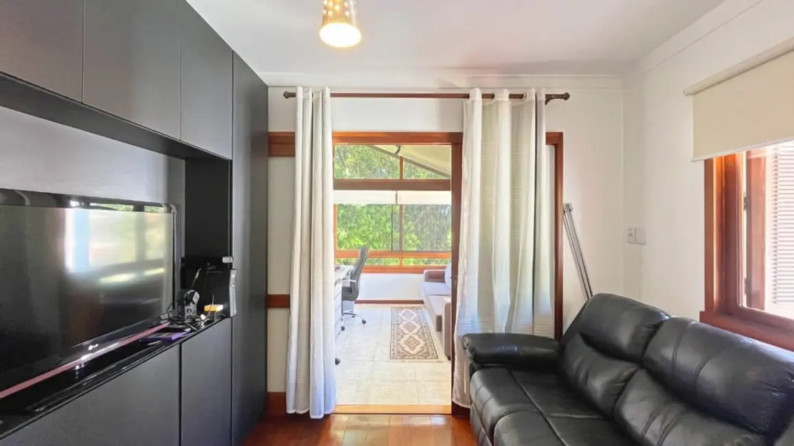 Casa com 3 quartos à venda, 172m2 em Teresópolis, Porto Alegre - RS - imagem 7 Foto 7 de Casa com 3 quartos à venda, 172m2 em Teresópolis, Porto Alegre - RS