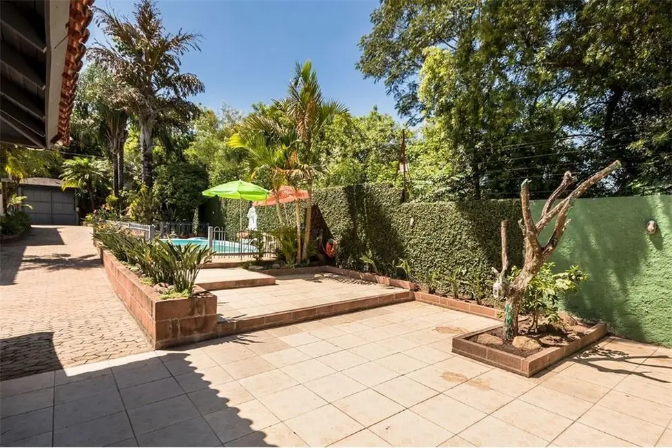 Casa com 4 quartos à venda, 525m2 em Jardim Sabará, Porto Alegre - RS - imagem 9 Foto 9 de Casa com 4 quartos à venda, 525m2 em Jardim Sabará, Porto Alegre - RS