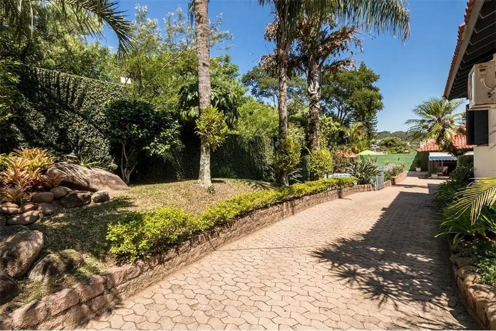 Casa com 4 quartos à venda, 525m2 em Jardim Sabará, Porto Alegre - RS - imagem 3 Foto 3 de Casa com 4 quartos à venda, 525m2 em Jardim Sabará, Porto Alegre - RS