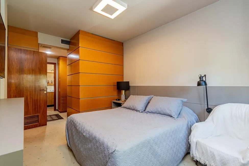 Foto 4 de Apartamento com 3 quartos à venda, 158m2 em Rio Branco, Porto Alegre - RS