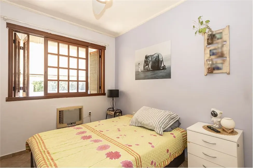 Casa com 4 quartos à venda, 250m2 em Três Figueiras, Porto Alegre - RS - imagem 3 Foto 3 de Casa com 4 quartos à venda, 250m2 em Três Figueiras, Porto Alegre - RS