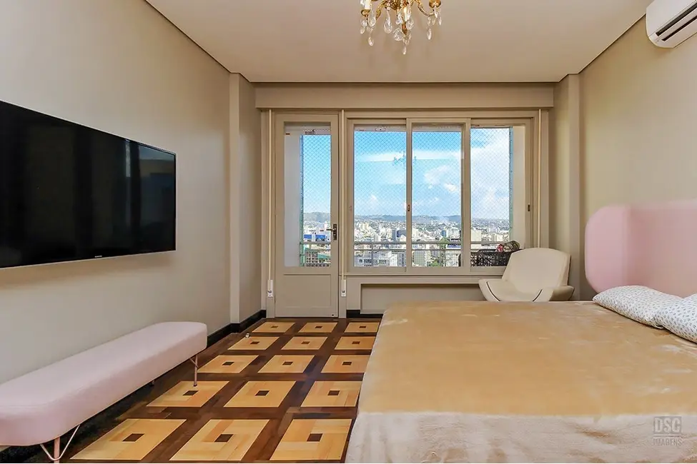 Apartamento com 4 quartos à venda, 222m2 em Independência, Porto Alegre - RS - imagem 3 Foto 3 de Apartamento com 4 quartos à venda, 222m2 em Independência, Porto Alegre - RS