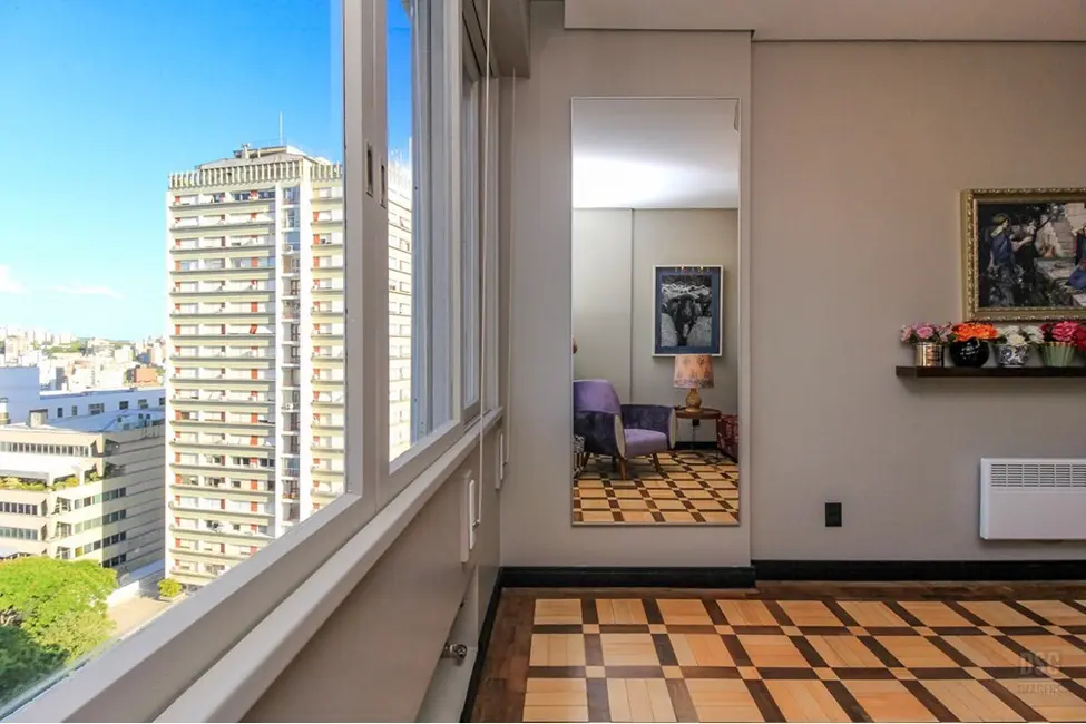 Apartamento com 4 quartos à venda, 222m2 em Independência, Porto Alegre - RS - imagem 8 Foto 8 de Apartamento com 4 quartos à venda, 222m2 em Independência, Porto Alegre - RS