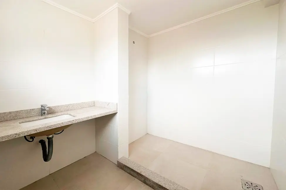 Apartamento com 3 quartos à venda, 117m2 em Petrópolis, Porto Alegre - RS - imagem 6 Foto 6 de Apartamento com 3 quartos à venda, 117m2 em Petrópolis, Porto Alegre - RS