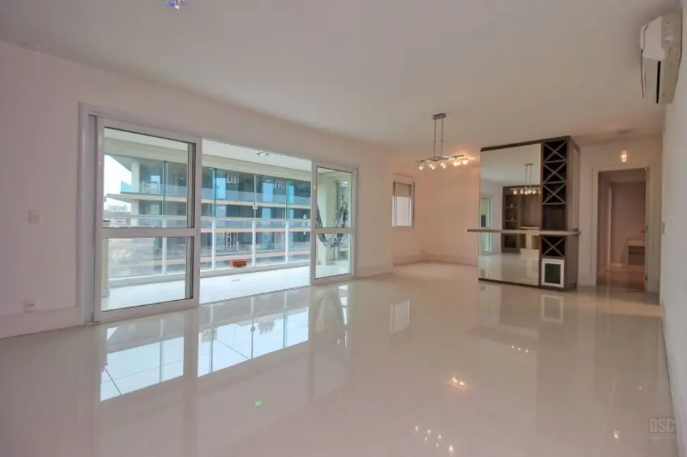 Apartamento com 3 quartos à venda, 165m2 em Bela Vista, Porto Alegre - RS - imagem 3 Foto 3 de Apartamento com 3 quartos à venda, 165m2 em Bela Vista, Porto Alegre - RS