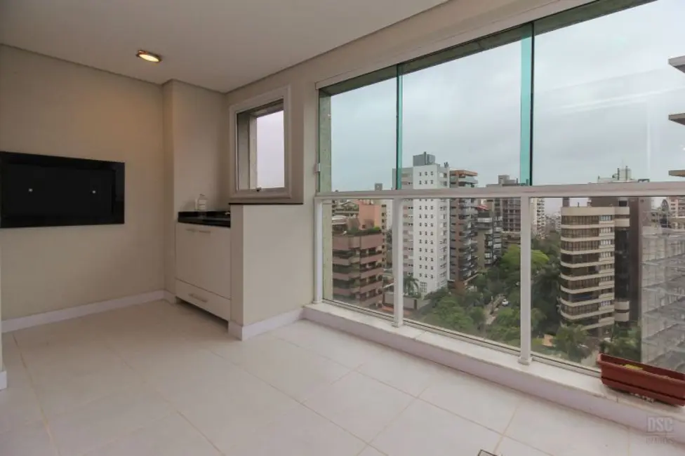 Apartamento com 3 quartos à venda, 165m2 em Bela Vista, Porto Alegre - RS - imagem 7 Foto 7 de Apartamento com 3 quartos à venda, 165m2 em Bela Vista, Porto Alegre - RS