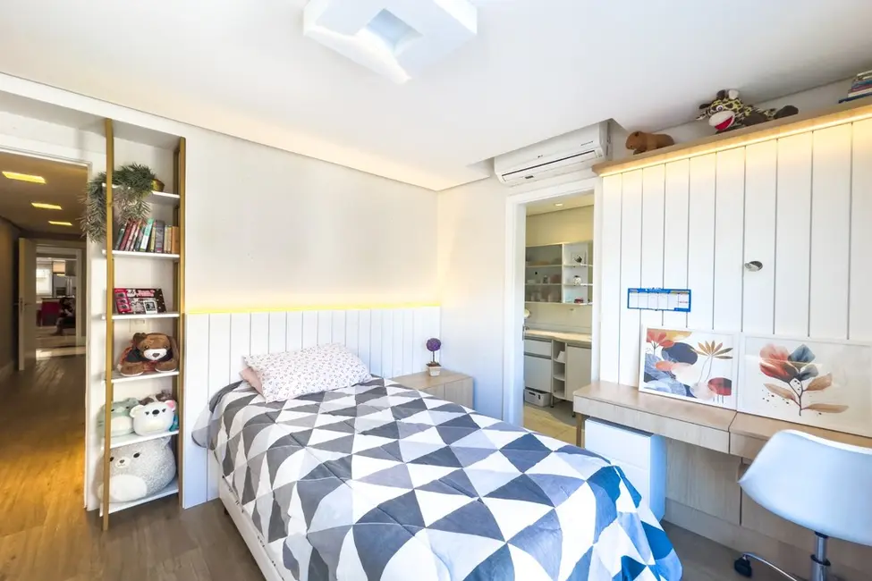 Foto 9 de Apartamento com 3 quartos à venda, 258m2 em Petrópolis, Porto Alegre - RS