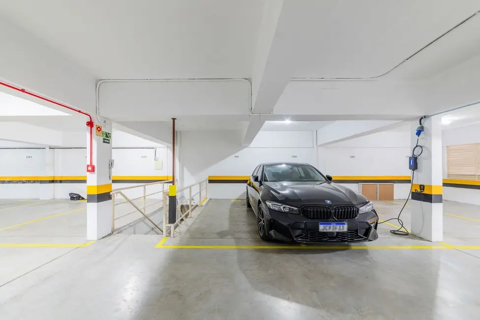 Apartamento com 4 quartos à venda, 266m2 em Petrópolis, Porto Alegre - RS - imagem 9 Foto 9 de Apartamento com 4 quartos à venda, 266m2 em Petrópolis, Porto Alegre - RS