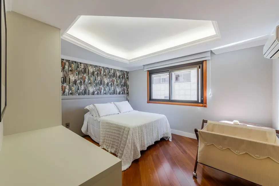 Apartamento com 4 quartos à venda, 405m2 em Moinhos de Vento, Porto Alegre - RS - imagem 4 Foto 4 de Apartamento com 4 quartos à venda, 405m2 em Moinhos de Vento, Porto Alegre - RS