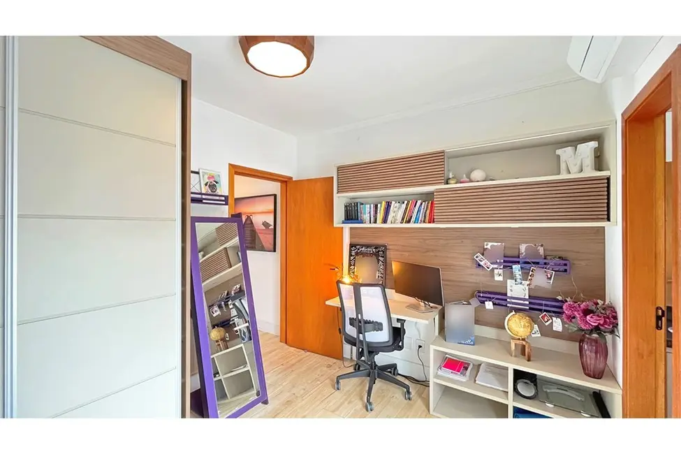 Foto 2 de Casa com 2 quartos à venda, 110m2 em Hípica, Porto Alegre - RS