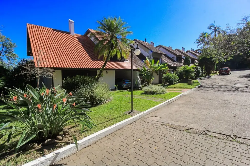 Foto 2 de Casa de Condomínio com 4 quartos à venda, 220m2 em Ipanema, Porto Alegre - RS