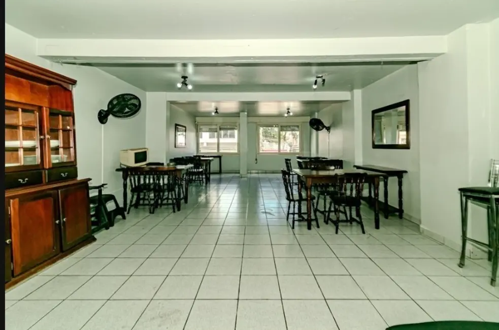 Apartamento com 3 quartos à venda, 135m2 em Rio Branco, Porto Alegre - RS - imagem 4 Foto 4 de Apartamento com 3 quartos à venda, 135m2 em Rio Branco, Porto Alegre - RS