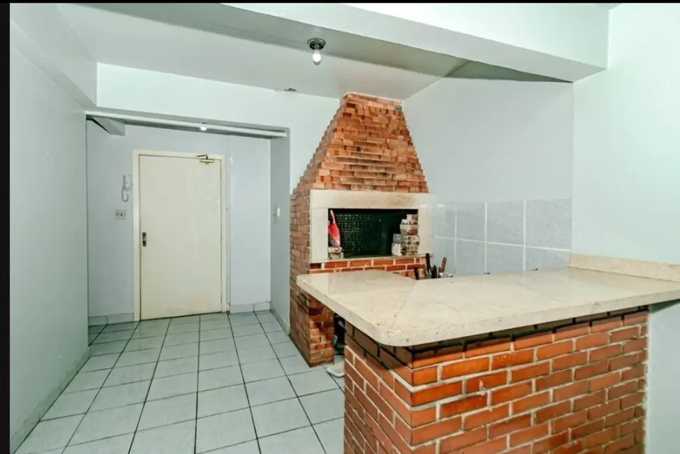 Apartamento com 3 quartos à venda, 135m2 em Rio Branco, Porto Alegre - RS - imagem 6 Foto 6 de Apartamento com 3 quartos à venda, 135m2 em Rio Branco, Porto Alegre - RS