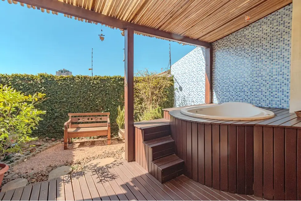 Foto 2 de Casa com 3 quartos à venda, 166m2 em Chácara das Pedras, Porto Alegre - RS