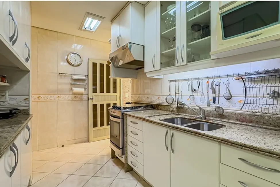 Foto 9 de Casa com 4 quartos à venda, 233m2 em Santa Maria Goretti, Porto Alegre - RS