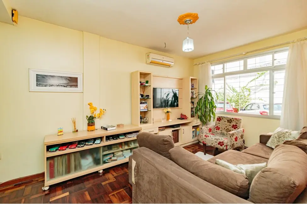 Foto 1 de Apartamento com 4 quartos à venda, 75m2 em Passo da Areia, Porto Alegre - RS