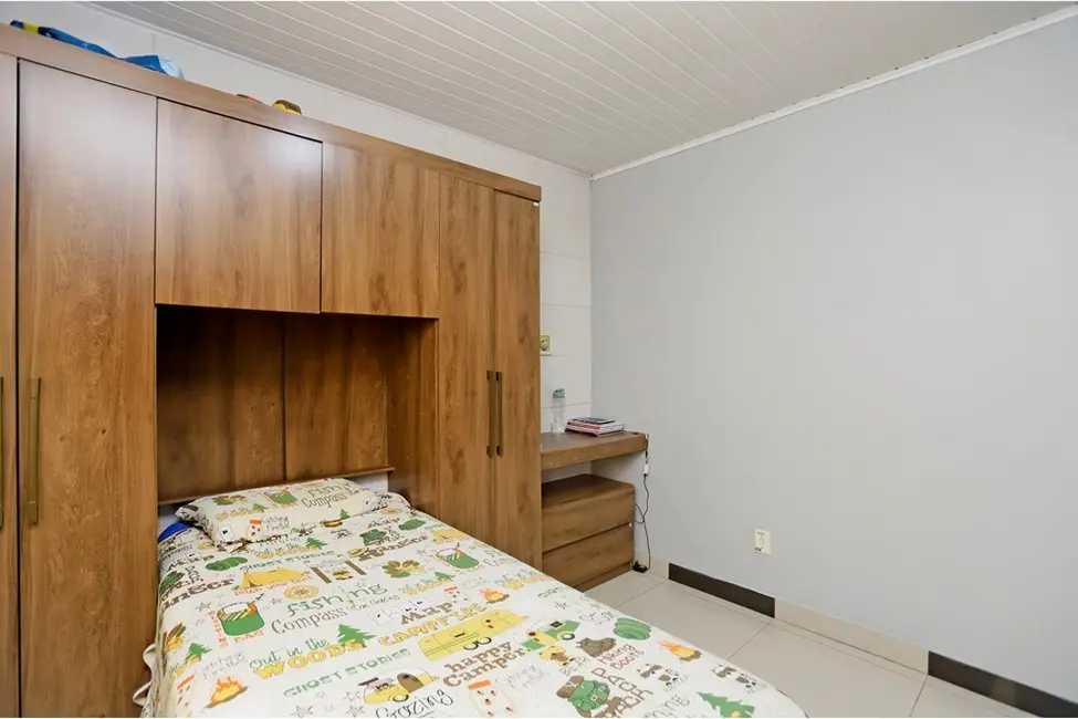 Casa com 3 quartos à venda, 54m2 em Rubem Berta, Porto Alegre - RS - imagem 5 Foto 5 de Casa com 3 quartos à venda, 54m2 em Rubem Berta, Porto Alegre - RS