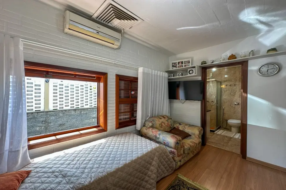 Casa com 3 quartos à venda, 290m2 em Três Figueiras, Porto Alegre - RS - imagem 6 Foto 6 de Casa com 3 quartos à venda, 290m2 em Três Figueiras, Porto Alegre - RS