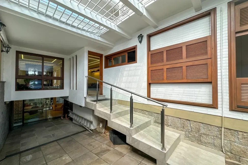 Casa com 3 quartos à venda, 290m2 em Três Figueiras, Porto Alegre - RS - imagem 4 Foto 4 de Casa com 3 quartos à venda, 290m2 em Três Figueiras, Porto Alegre - RS