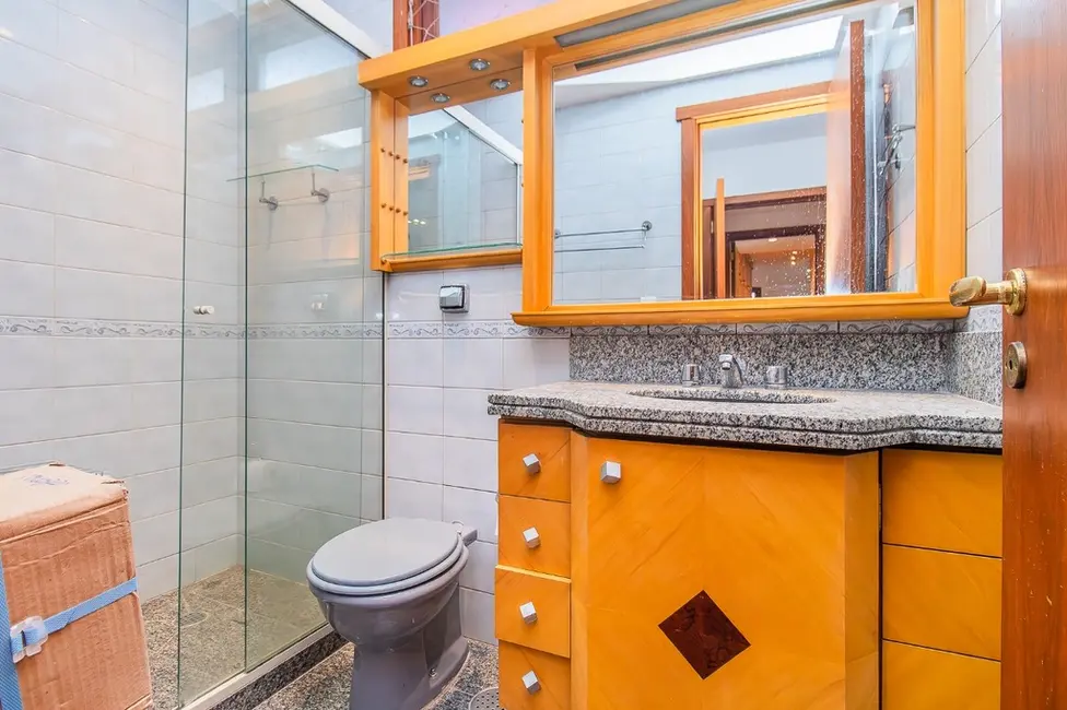 Apartamento com 3 quartos à venda, 170m2 em Moinhos de Vento, Porto Alegre - RS - imagem 5 Foto 5 de Apartamento com 3 quartos à venda, 170m2 em Moinhos de Vento, Porto Alegre - RS