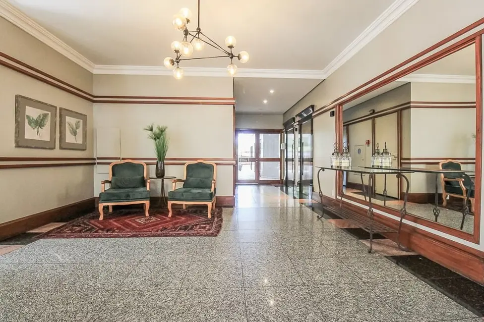 Apartamento com 3 quartos à venda, 170m2 em Moinhos de Vento, Porto Alegre - RS - imagem 6 Foto 6 de Apartamento com 3 quartos à venda, 170m2 em Moinhos de Vento, Porto Alegre - RS