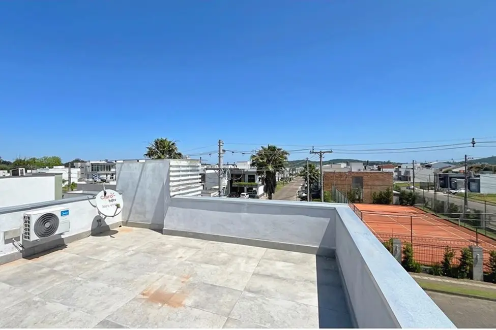 Foto 6 de Casa com 2 quartos à venda, 170m2 em Hípica, Porto Alegre - RS