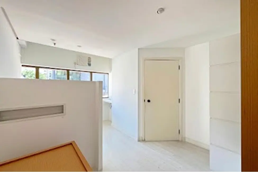 Sala Comercial à venda, 46m2 em Moinhos de Vento, Porto Alegre - RS - imagem 7 Foto 7 de Sala Comercial à venda, 46m2 em Moinhos de Vento, Porto Alegre - RS
