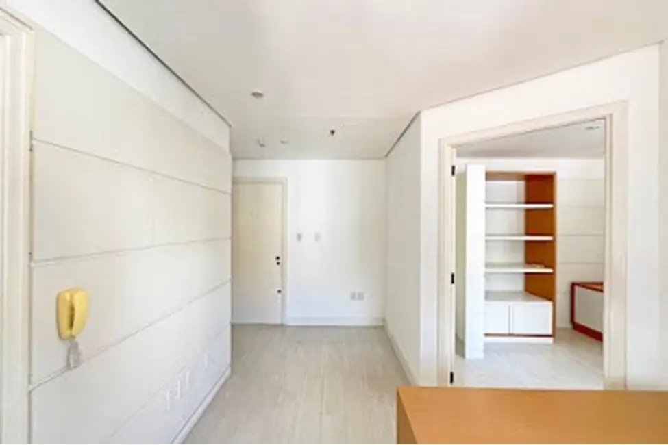 Sala Comercial à venda, 46m2 em Moinhos de Vento, Porto Alegre - RS - imagem 5 Foto 5 de Sala Comercial à venda, 46m2 em Moinhos de Vento, Porto Alegre - RS